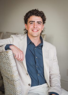 Tomas Abreu Loureiro 